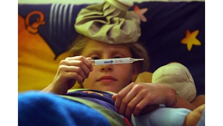 Regno Unito nell'ondata di super influenza, scuole adottano misure da lockdown