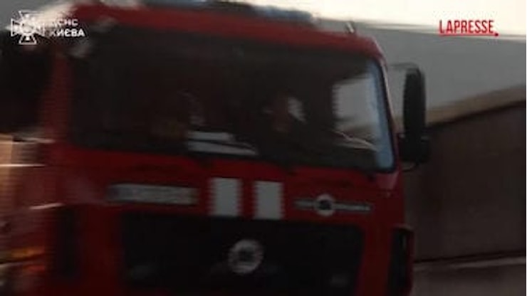 Ucraina, raid russo colpisco Kiev: in fiamme diversi edifici - Il Sole 24 ORE