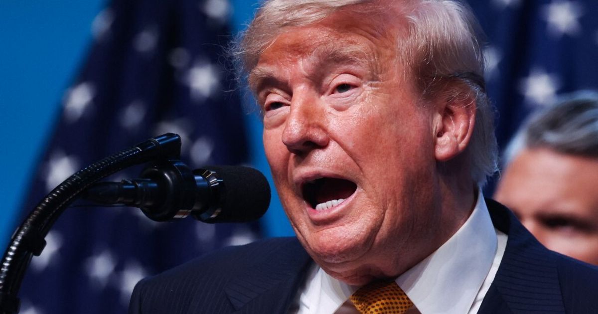Trump minaccia l'Iran su Truth: 'Pagherà per ogni soldato ucciso'