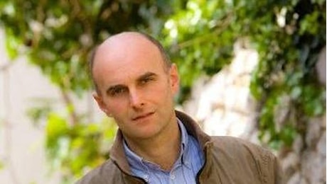 Salve, aggressione all'alba per il consigliere Claudio Martella: due incappucciati lo picchiano nel garage di casa