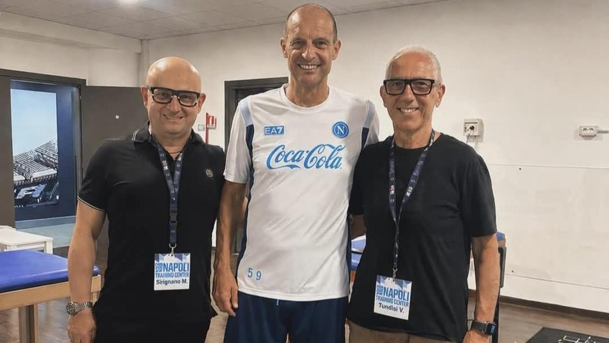 Allegri debutta a Castel Volturno: stretta di mano con undici azzurri