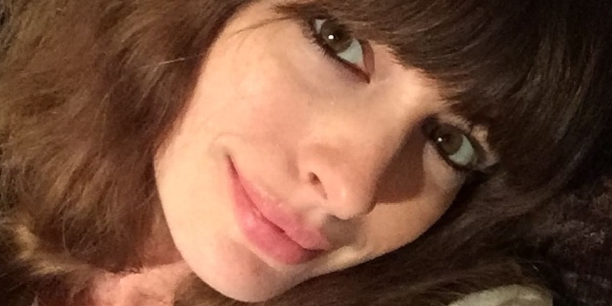 Anne Hathaway racconta come il figlio in arrivo sia un vincitore dell'ultimo secondo
