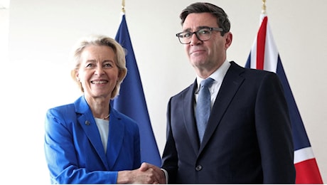 Burnham riapre il dossier Brexit: «Tutte le opzioni sul tavolo», e Kinnock soffia sul fuoco