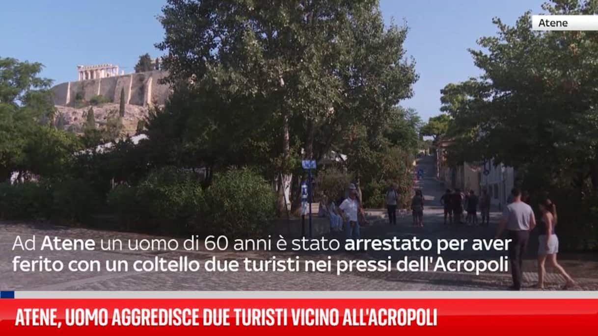 Atene, uomo aggredisce due turisti vicino all'Acropoli