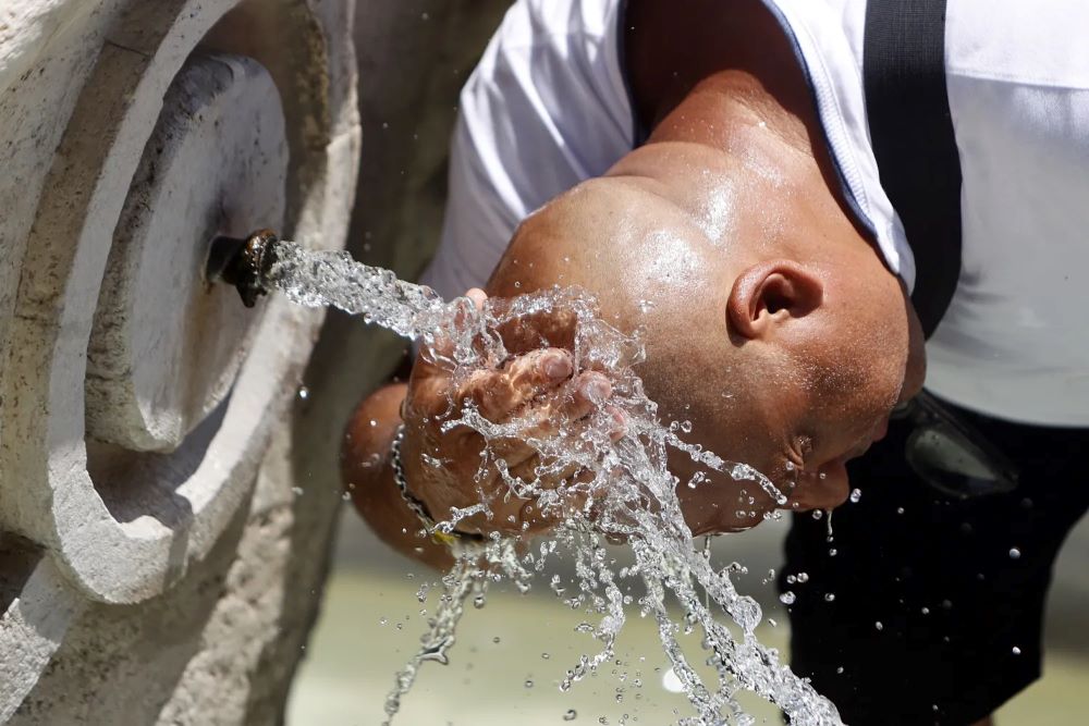 Caldo in attenuazione, weekend di tregua: quasi tutta l’Italia torna al bollino verde