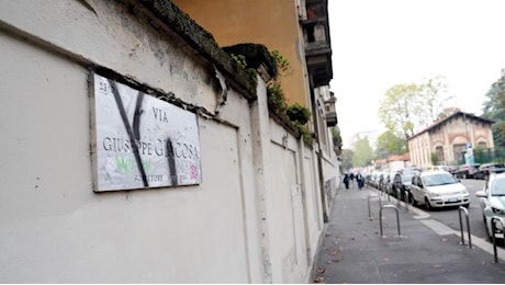 Milano, la studentessa Erasmus violentata in via Giacosa: «Mi ha presa alle spalle e buttata a terra»
