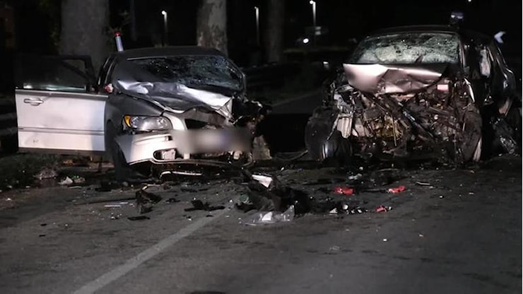 Video: Scontro fra auto nel Ferrarese, un morto e tre feriti gravi - L'Arena