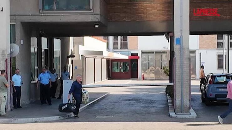 Alemanno fuori dal carcere: “Sovraffollamento è una vergogna, scriverò a Nordio” - lapresse.it