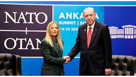 Erdogan celebra la fine delle primavere arabe al vertice Nato di Ankara