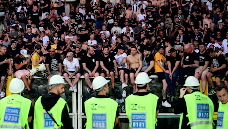 Svolta sul ferimento del tifoso al derby di Torino, la procura chiede gli arresti per l'agente