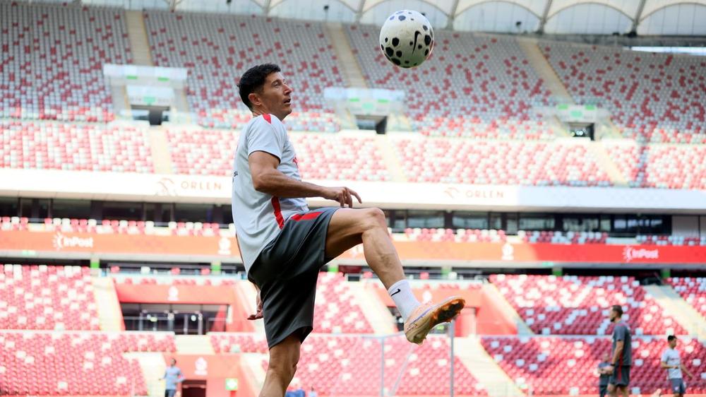 Robert Lewandowski alla fine ha deciso di varcare l’Oceano