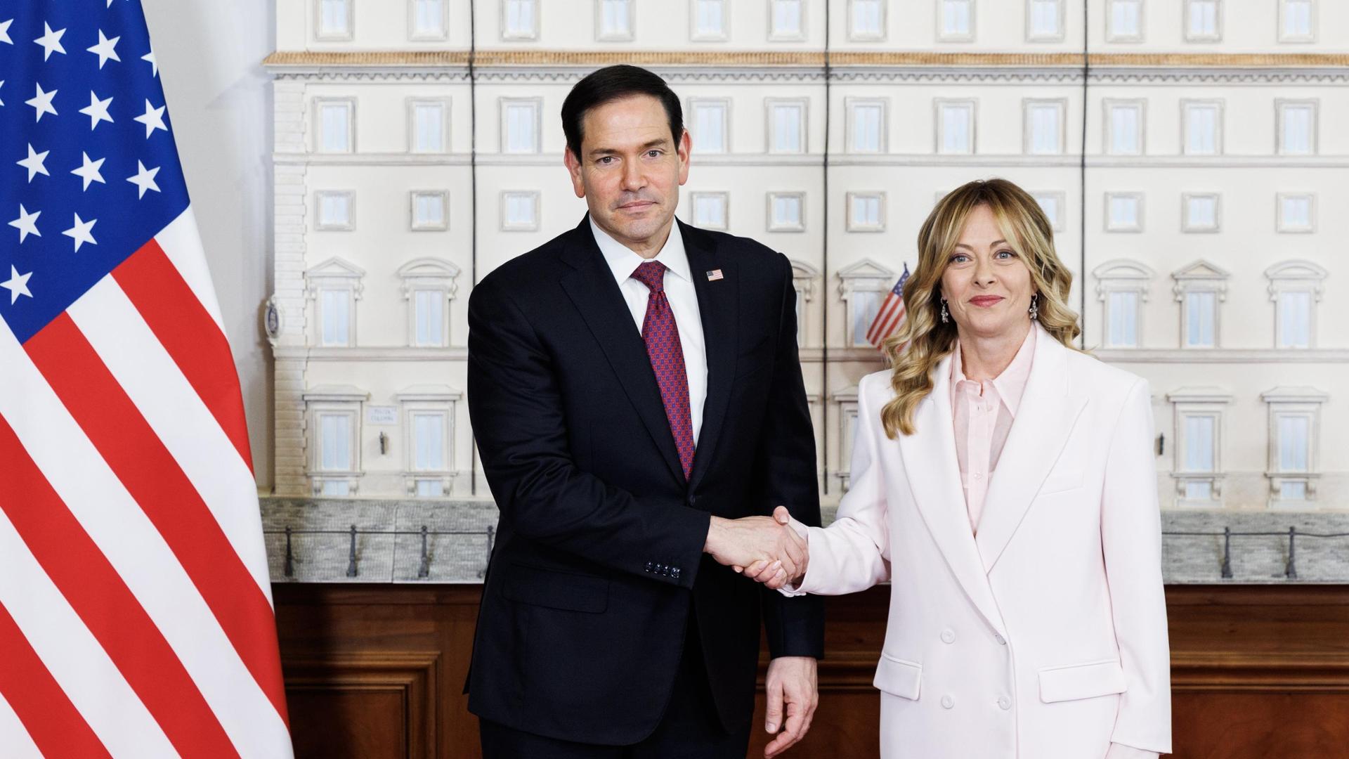 L’Italia al vertice anti-sinistra. Meloni e l’asse con Rubio per preparare il dopo-Trump
