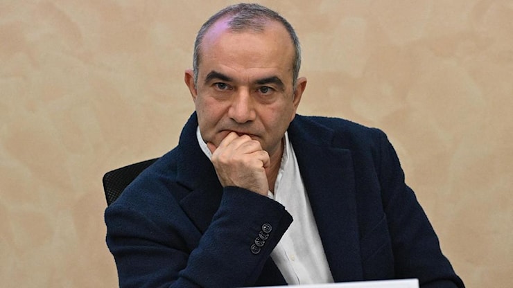 L’allarme del primario Costa: I ragazzi stanno troppo sui social. Aumentano ansia e depressione - Il Resto del Carlino