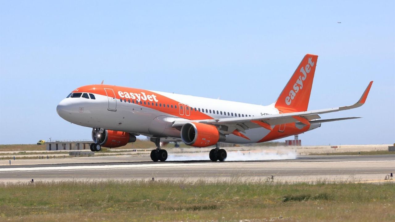 easyJet estende tutto l’anno i voli da Cagliari a Parigi Orly e Ginevra