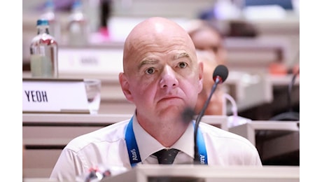 Infantino chiede scusa al Consiglio Fifa, ma Hewitt (Fa) non gli crede:Se non risponde alle domande non è adatto a fare il presidente"