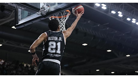 La Virtus si scioglie nella ripresa: l'Hapoel Tel Aviv rimonta da -12 e vince 90-81