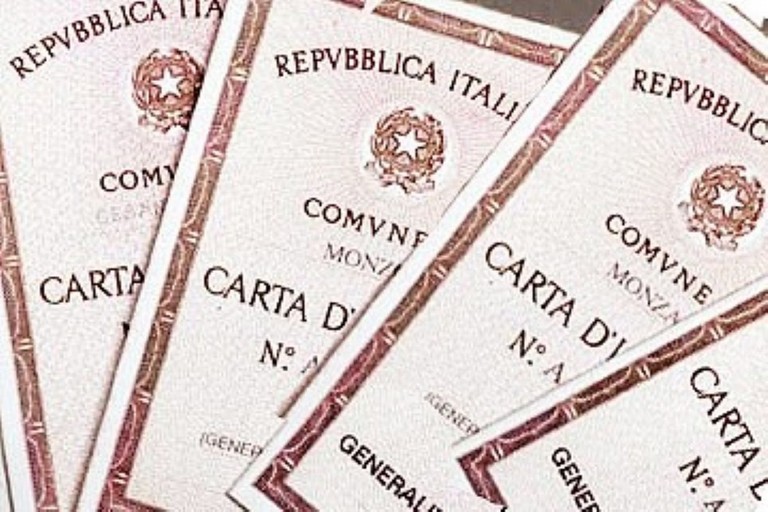 Carta d'identità cartacea valida in Italia fino al 31 gennaio 2027