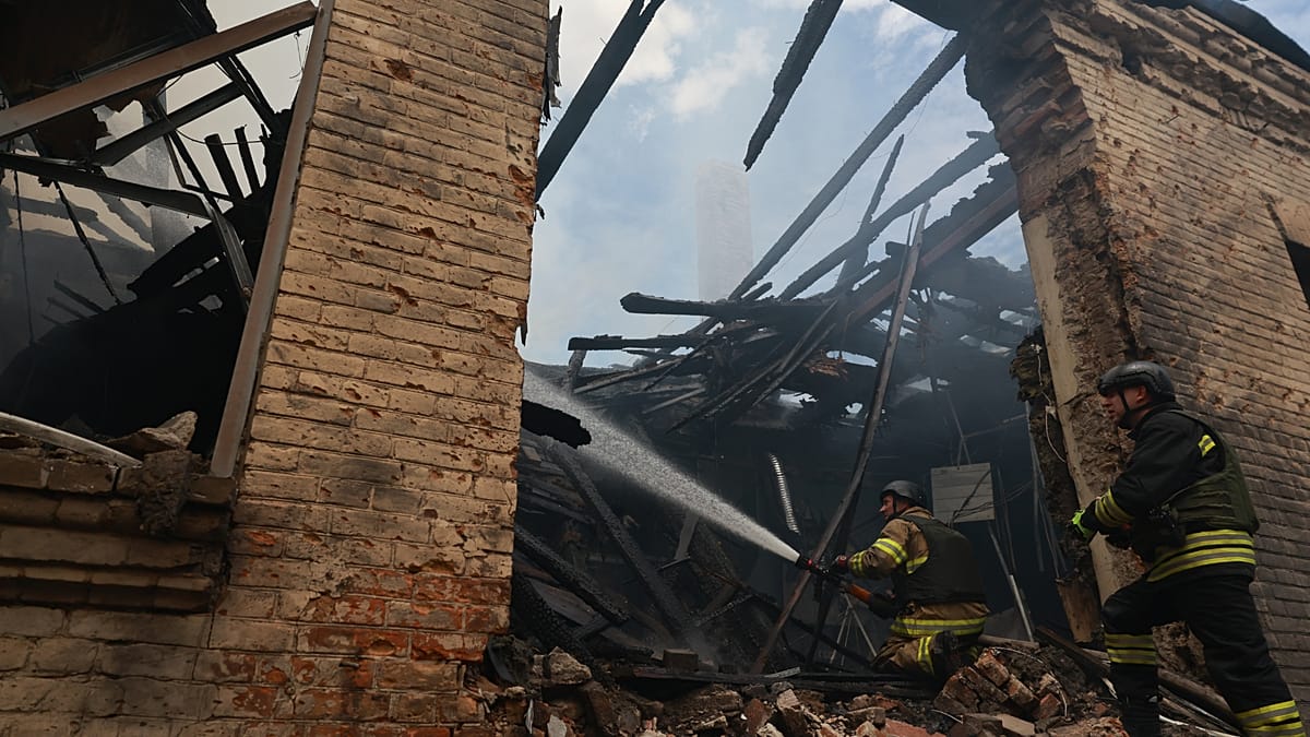 Guerra di droni tra Kiev e Mosca: l'Ucraina colpisce fabbrica d'armi in Russia