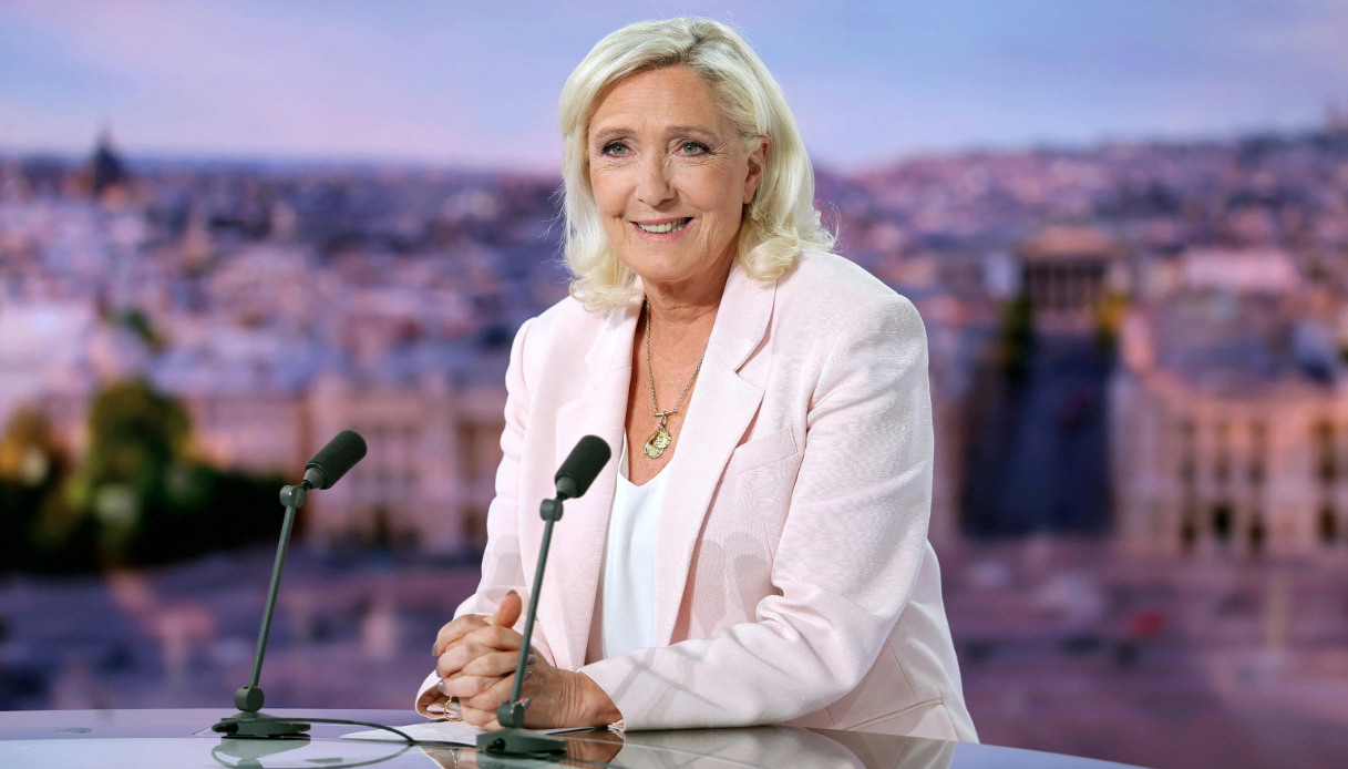 Elezioni 2027 in Francia, Marine Le Pen in testa nei sondaggi: cosa cambierebbe per l'Italia se vincesse