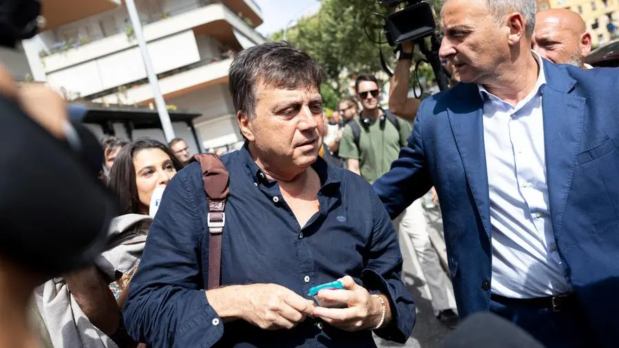 Auto, legali e suoceri. Così i pm sono arrivati all’«amico» Lavitola