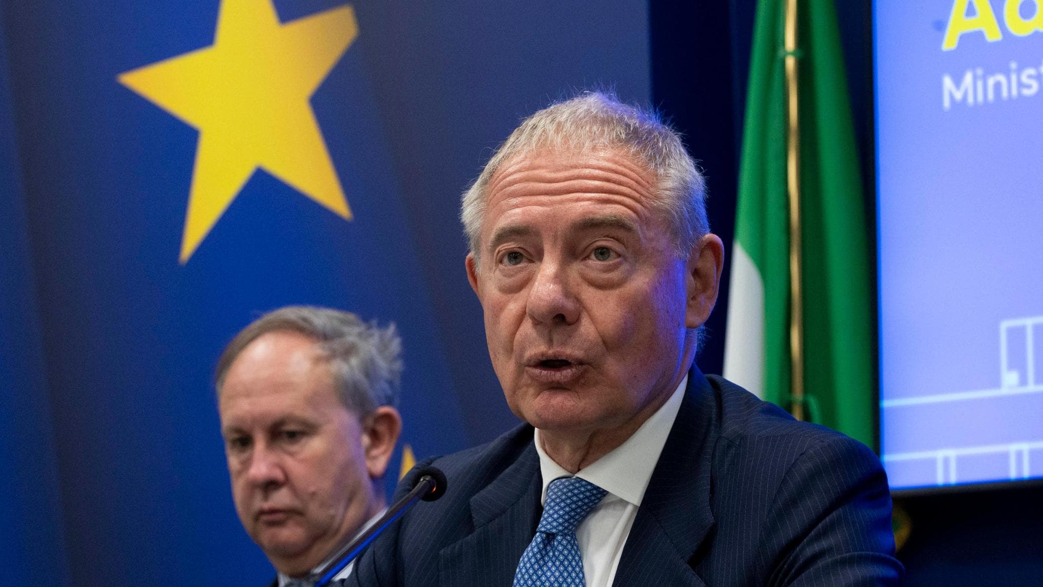 Tensioni a Hormuz, Urso: “Se i carburanti risalgono, aiuti mirati a imprese e famiglie”