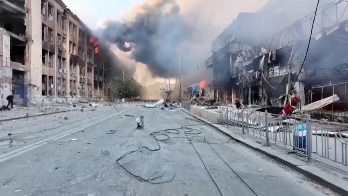 Ucraina, Zelensky annuncia il cambio della premier Svyrydenko