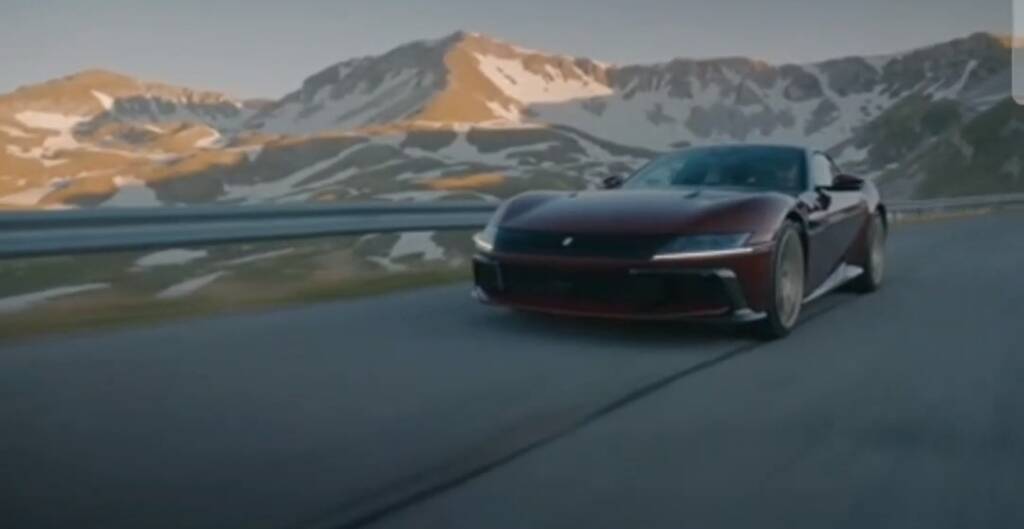 Il nuovo spot Ferrari, il Cavallino rampante sul Gran Sasso