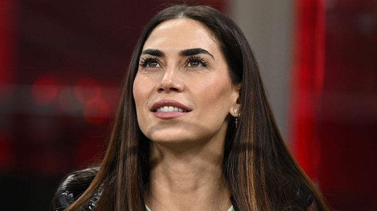 Melissa Satta proibisce al figlio 12enne di uscire da solo: A Milano rischi di essere picchiato per un paio di scarpe - Tgcom24